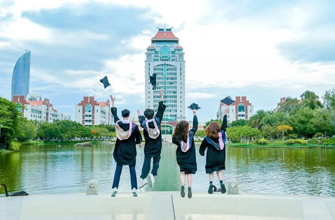 厦门大学毕业证书图片